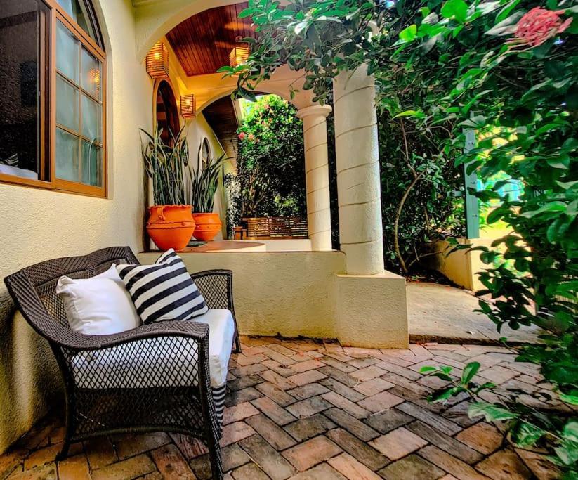 Vive Utila - Bed & Breakfast Ngoại thất bức ảnh
