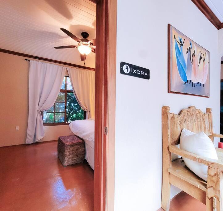 Vive Utila - Bed & Breakfast Ngoại thất bức ảnh